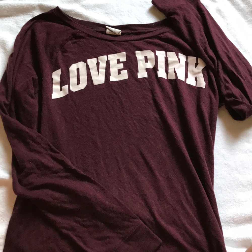Long sleeve T that says love pink